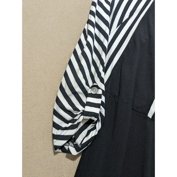Lior Paris Black & White Stripes, Geometric Pattern Tunic with V-Neck Collar SM - Picture 3 of 10